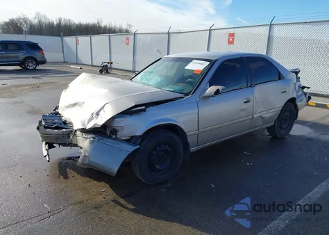 2001 Toyota Camry Ce z USA, uszkodzony, nr VIN 4T1BG22K71U118924